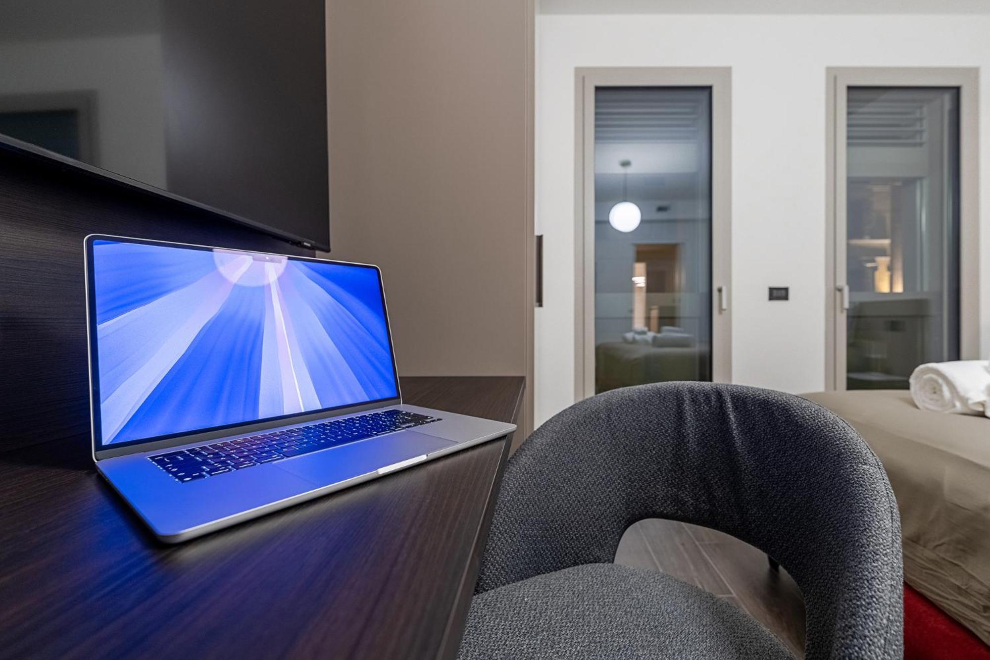 Cremona Inn Aparthotel Екстер'єр фото